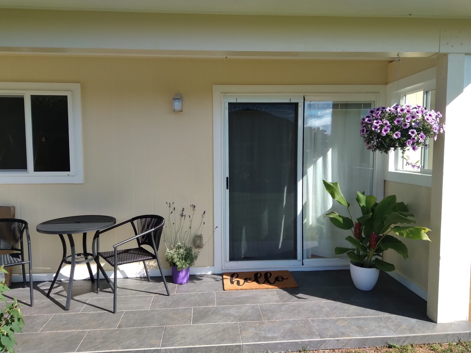 The lanai at our Waimea clinic